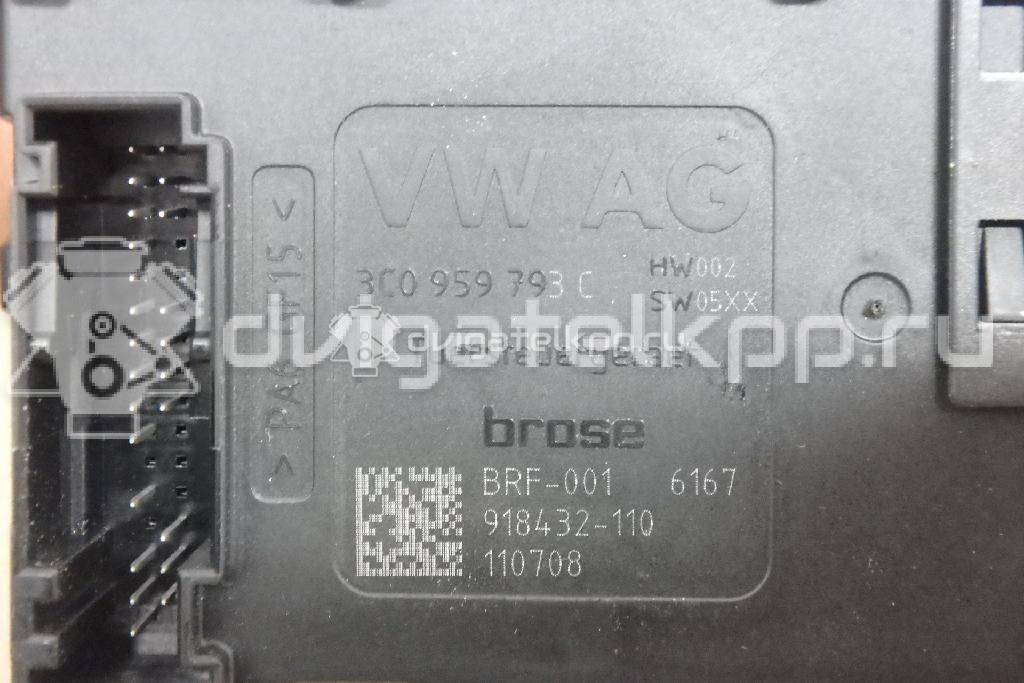 Фото Моторчик стеклоподъемника  3AA959701AZ0H для vw Passat [B7] {forloop.counter}}