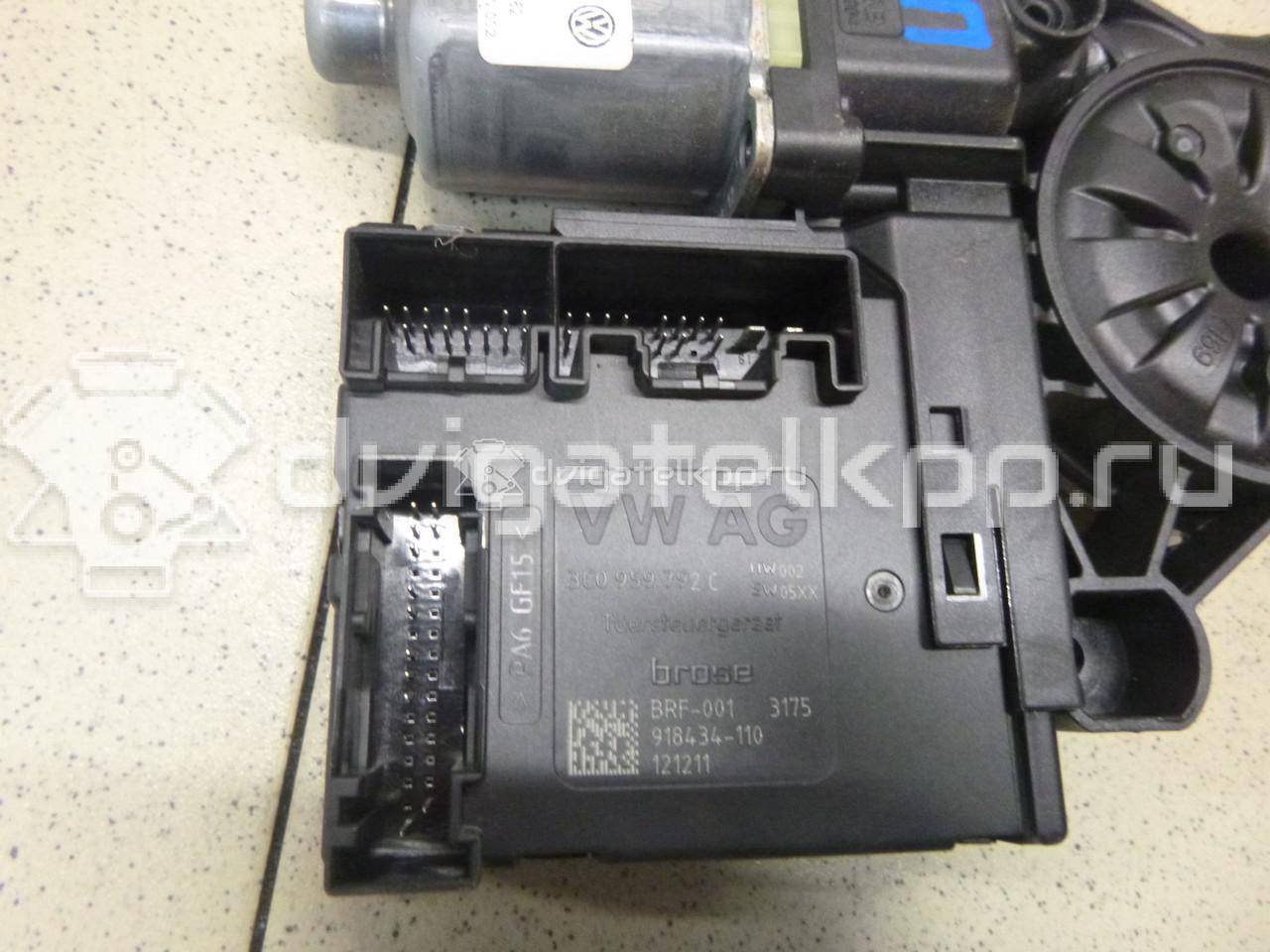 Фото Моторчик стеклоподъемника  3AA959701AZ0H для vw Passat [B7] {forloop.counter}}