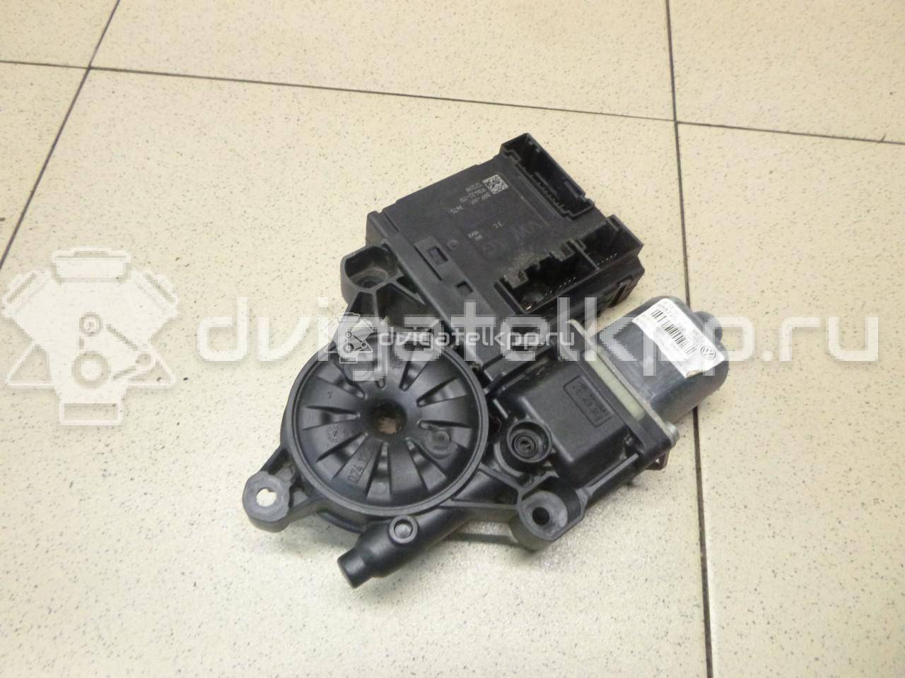 Фото Моторчик стеклоподъемника  3AA959701AZ0H для vw Passat [B7] {forloop.counter}}
