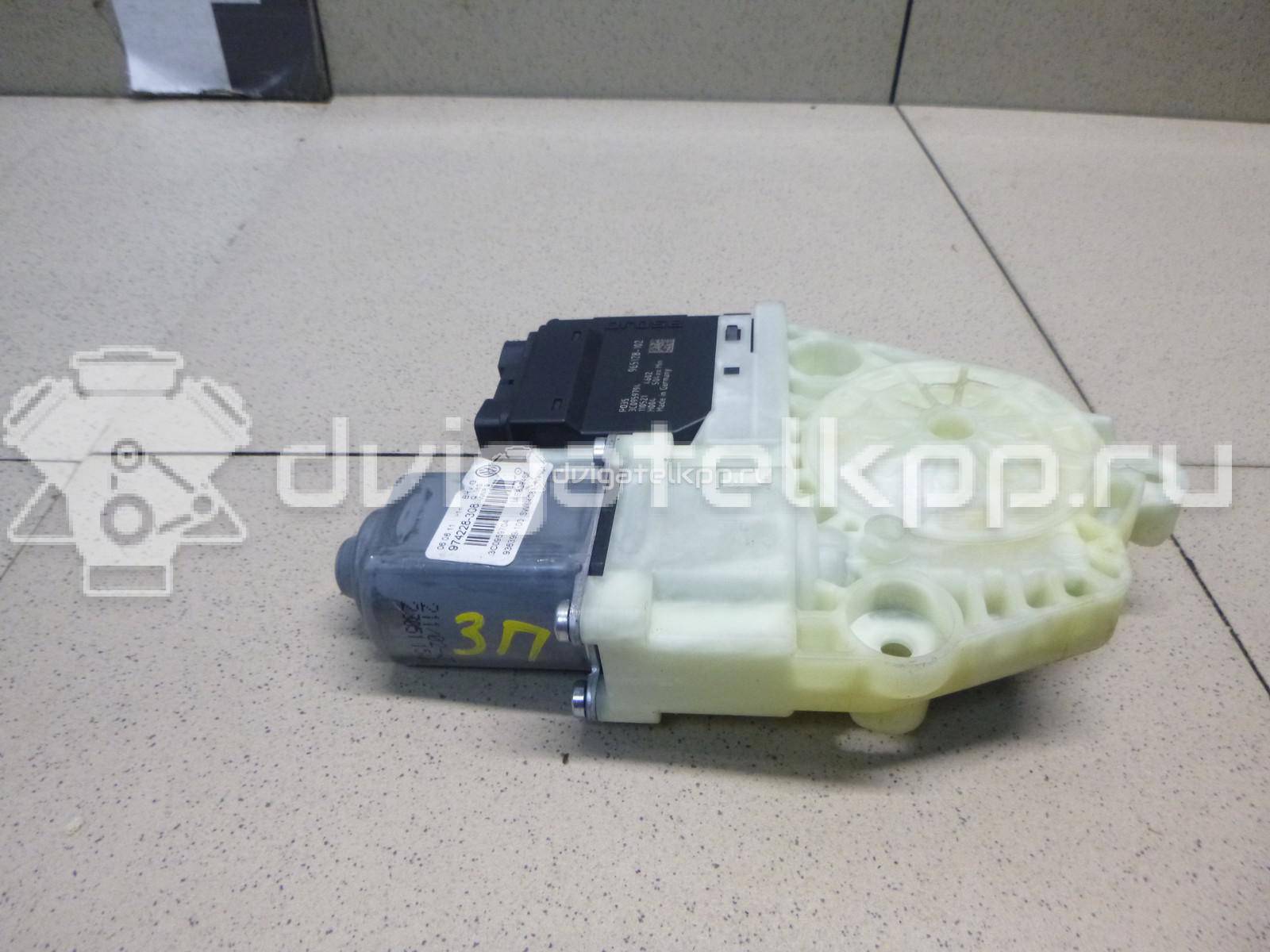 Фото Моторчик стеклоподъемника  3C0959704VW3 для vw Passat [B7] {forloop.counter}}