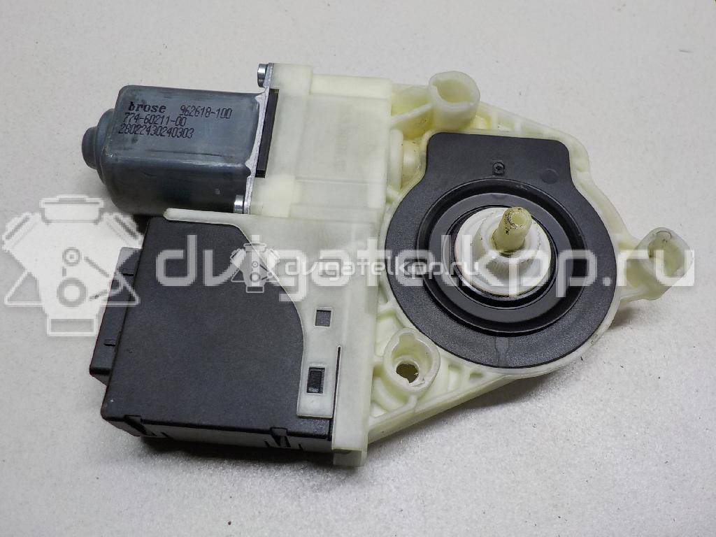 Фото Моторчик стеклоподъемника  3C0959704VW3 для vw Passat [B7] {forloop.counter}}