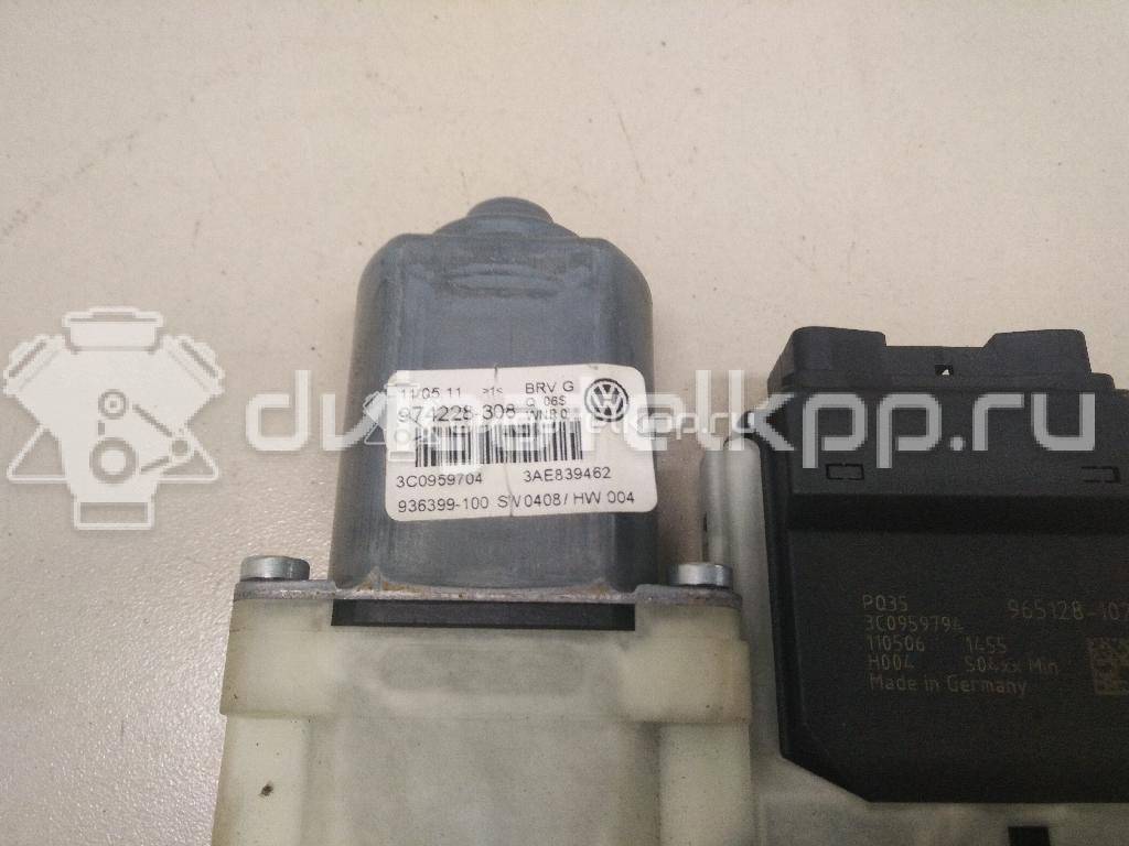 Фото Моторчик стеклоподъемника  3C0959704VW3 для vw Passat [B7] {forloop.counter}}
