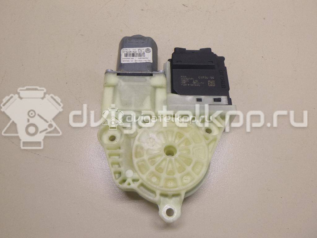 Фото Моторчик стеклоподъемника  3AA959704B для vw Passat [B7] {forloop.counter}}