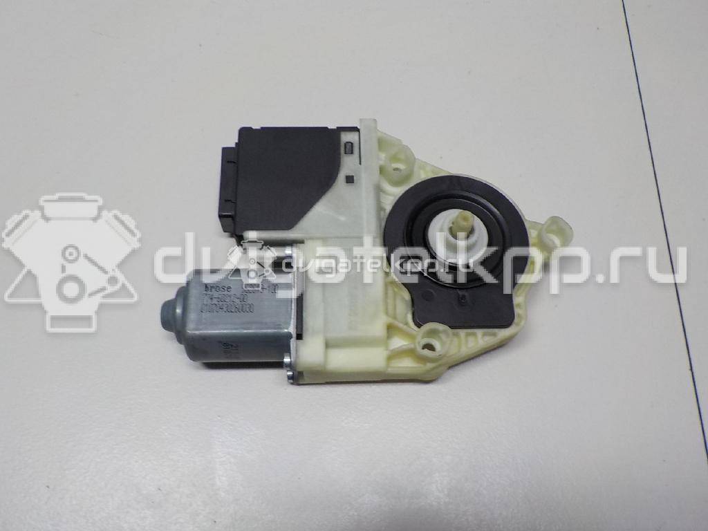 Фото Моторчик стеклоподъемника  3AA959703VW2 для vw Passat [B7] {forloop.counter}}
