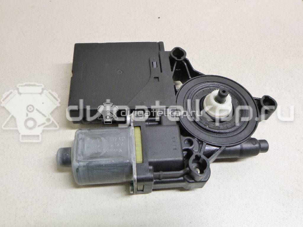Фото Моторчик стеклоподъемника  3AA959702AZ05 для vw Passat [B7] {forloop.counter}}