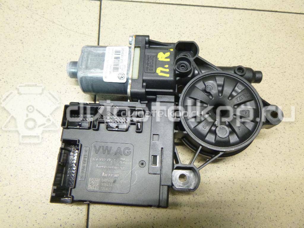Фото Моторчик стеклоподъемника  3AA959702AZ05 для vw Passat [B7] {forloop.counter}}
