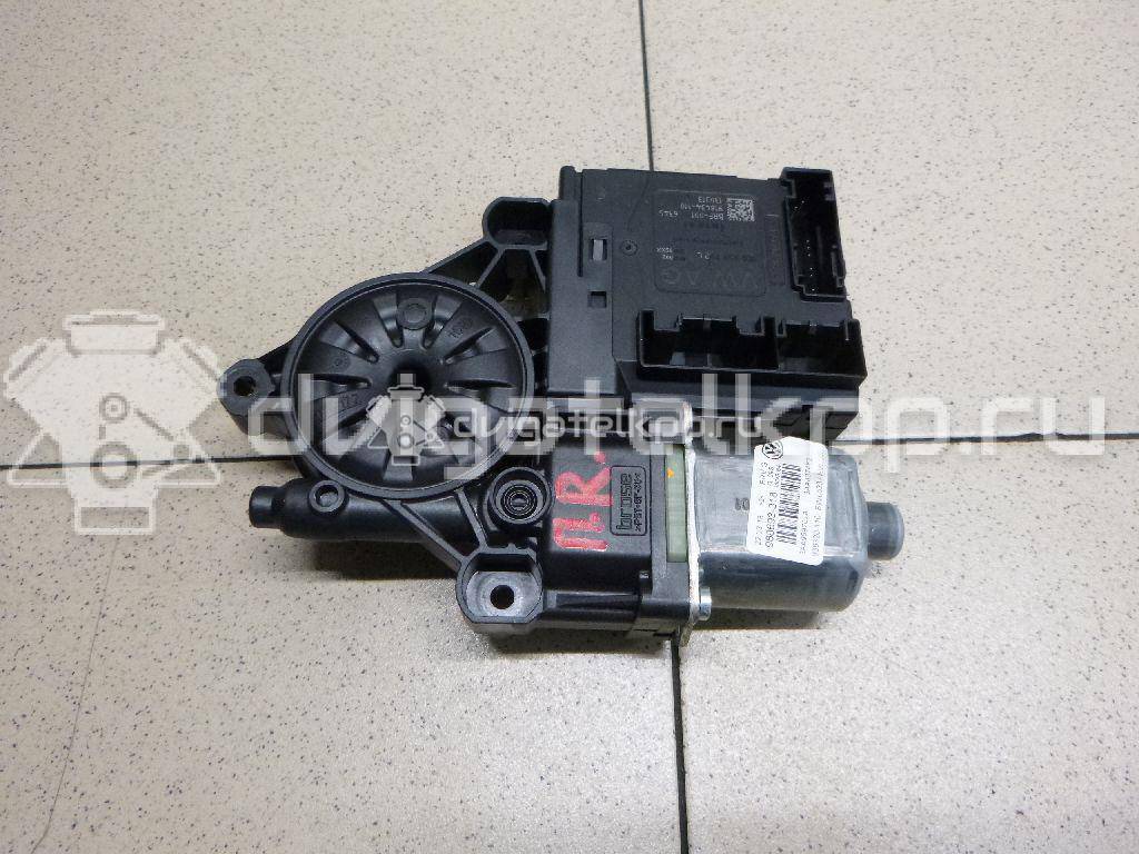 Фото Моторчик стеклоподъемника  3AA959702AZ05 для vw Passat [B7] {forloop.counter}}