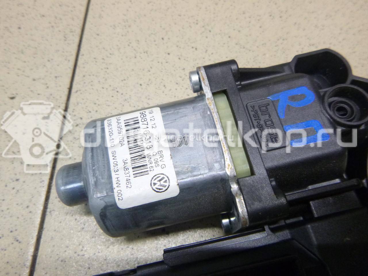 Фото Моторчик стеклоподъемника  3AA959702AZ05 для vw Passat [B7] {forloop.counter}}