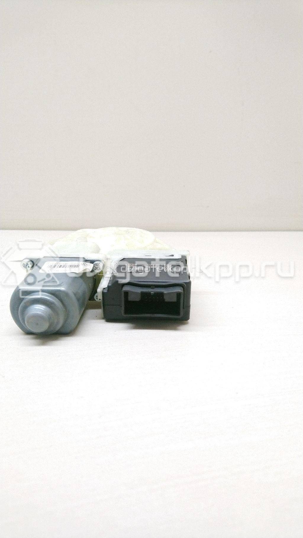 Фото Моторчик стеклоподъемника  3C0959703VW4 для vw Passat [B7] {forloop.counter}}