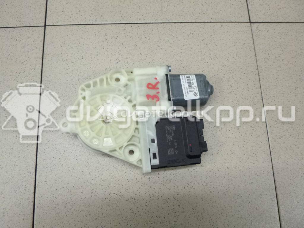 Фото Моторчик стеклоподъемника  3AA959704BVW3 для vw Passat [B7] {forloop.counter}}