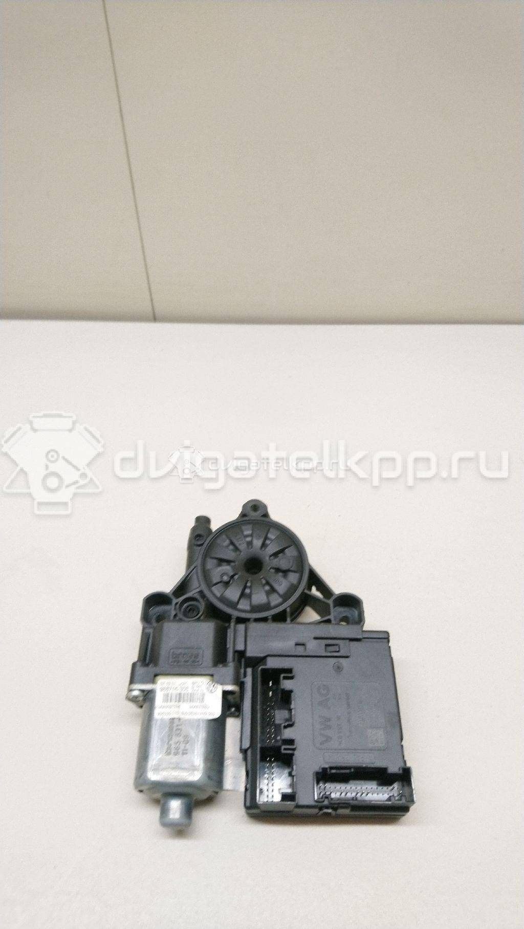 Фото Моторчик стеклоподъемника  3AA959702AZ07 для vw Passat [B7] {forloop.counter}}