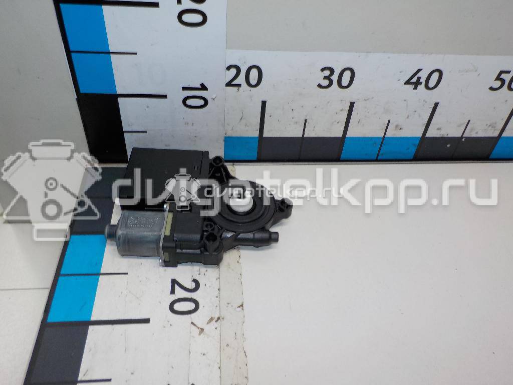 Фото Моторчик стеклоподъемника  3AA959702AZ07 для vw Passat [B7] {forloop.counter}}