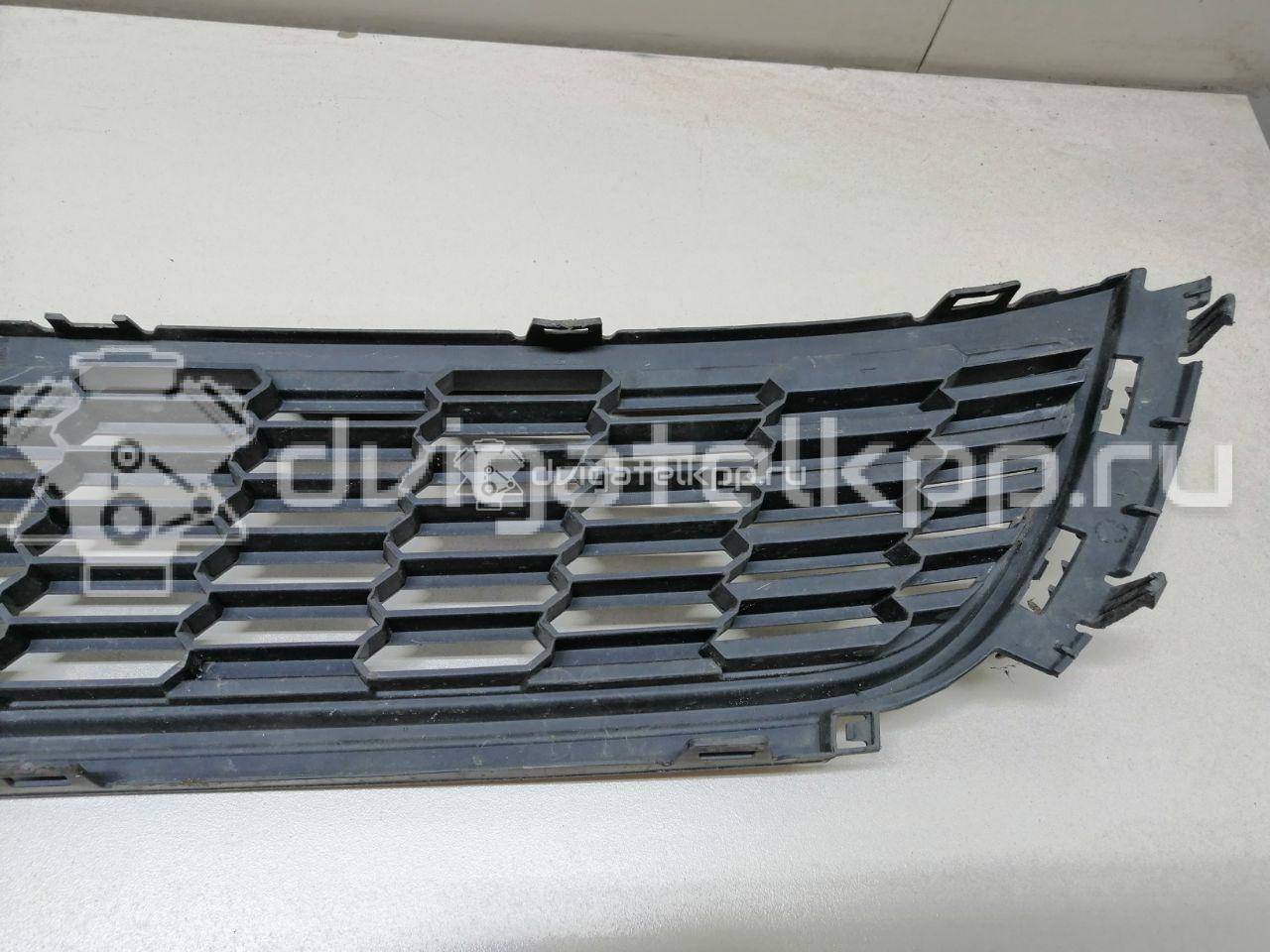 Фото Решетка в бампер центральная  6R0853677A для Volkswagen Polo / Jetta {forloop.counter}}