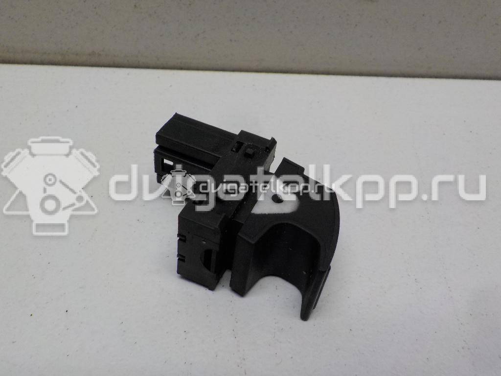 Фото Кнопка стеклоподъемника  7L6959855B для Volkswagen Scirocco / Tiguan / Touran / Amarok S1B / Cc {forloop.counter}}