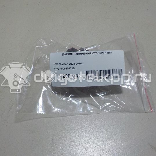 Фото Датчик включения стопсигнала  4F0945459B для porsche Macan