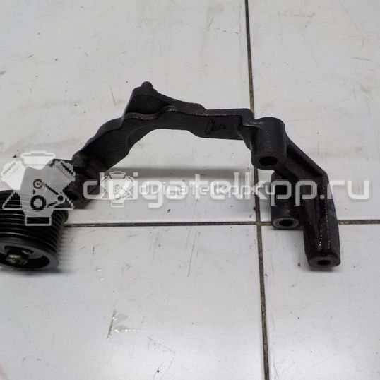 Фото Кронштейн ролика-натяжителя руч. ремня для двигателя 1VD-FTV для Lexus / Toyota 205-286 л.с 32V 4.5 л Дизельное топливо 8712160100