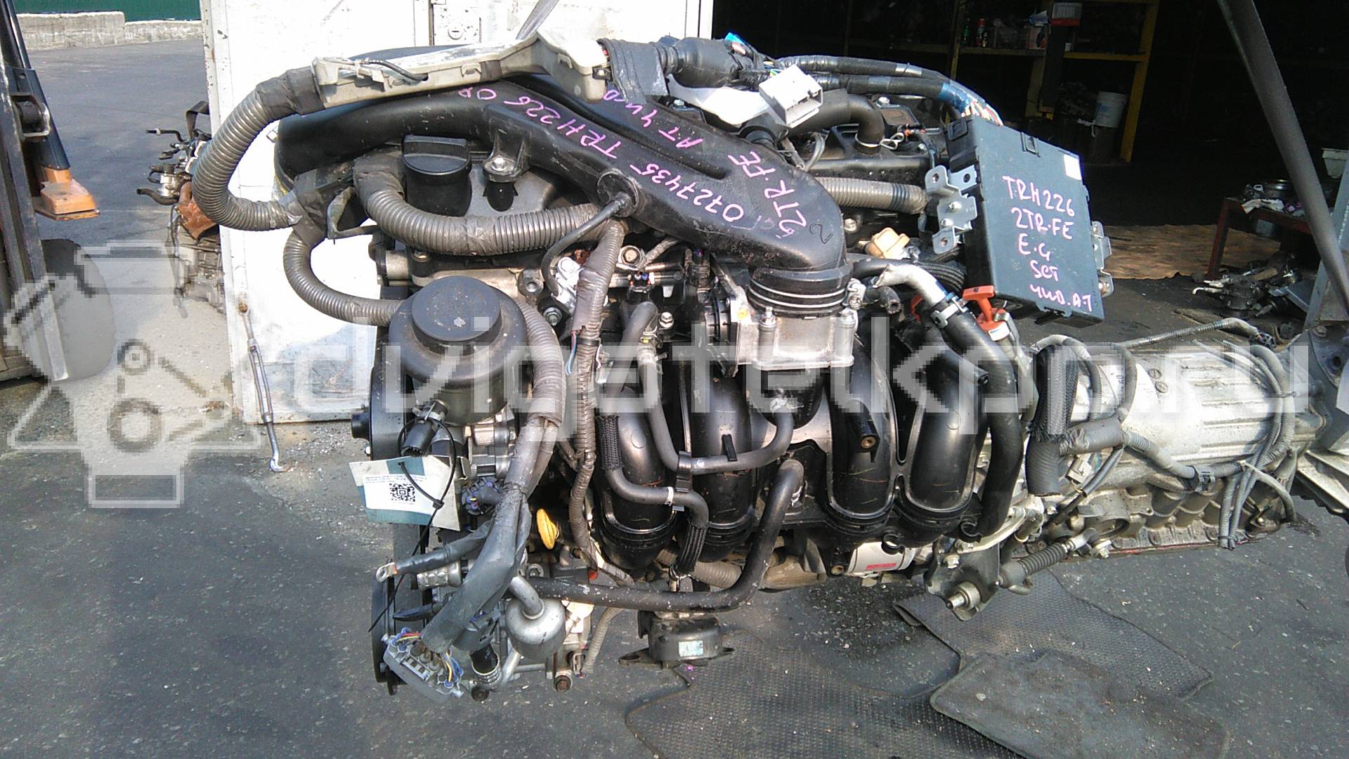 Фото Контрактный (б/у) двигатель 2TR-FE для Toyota / Toyota (Faw) 144-166 л.с 16V 2.7 л Бензин/газ {forloop.counter}}