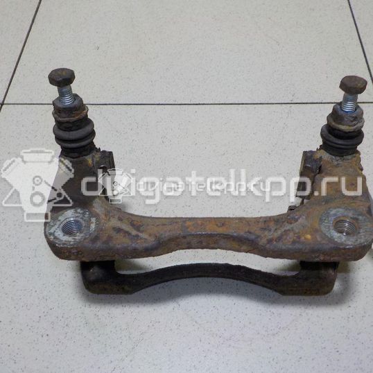 Фото Скоба суппорта переднего  5586079J00 для Suzuki Splash Ex / Sx4 / Swift