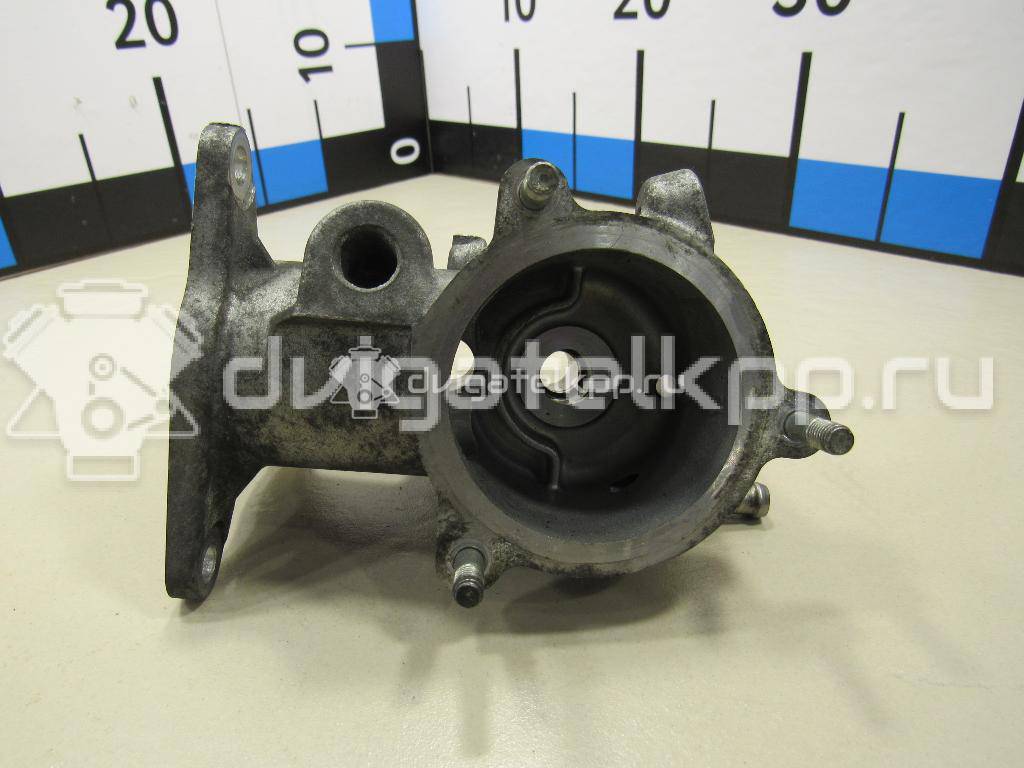 Фото Корпус термостата для двигателя 1UR-FSE для Lexus / Toyota 347-385 л.с 32V 4.6 л бензин 1632338030 {forloop.counter}}