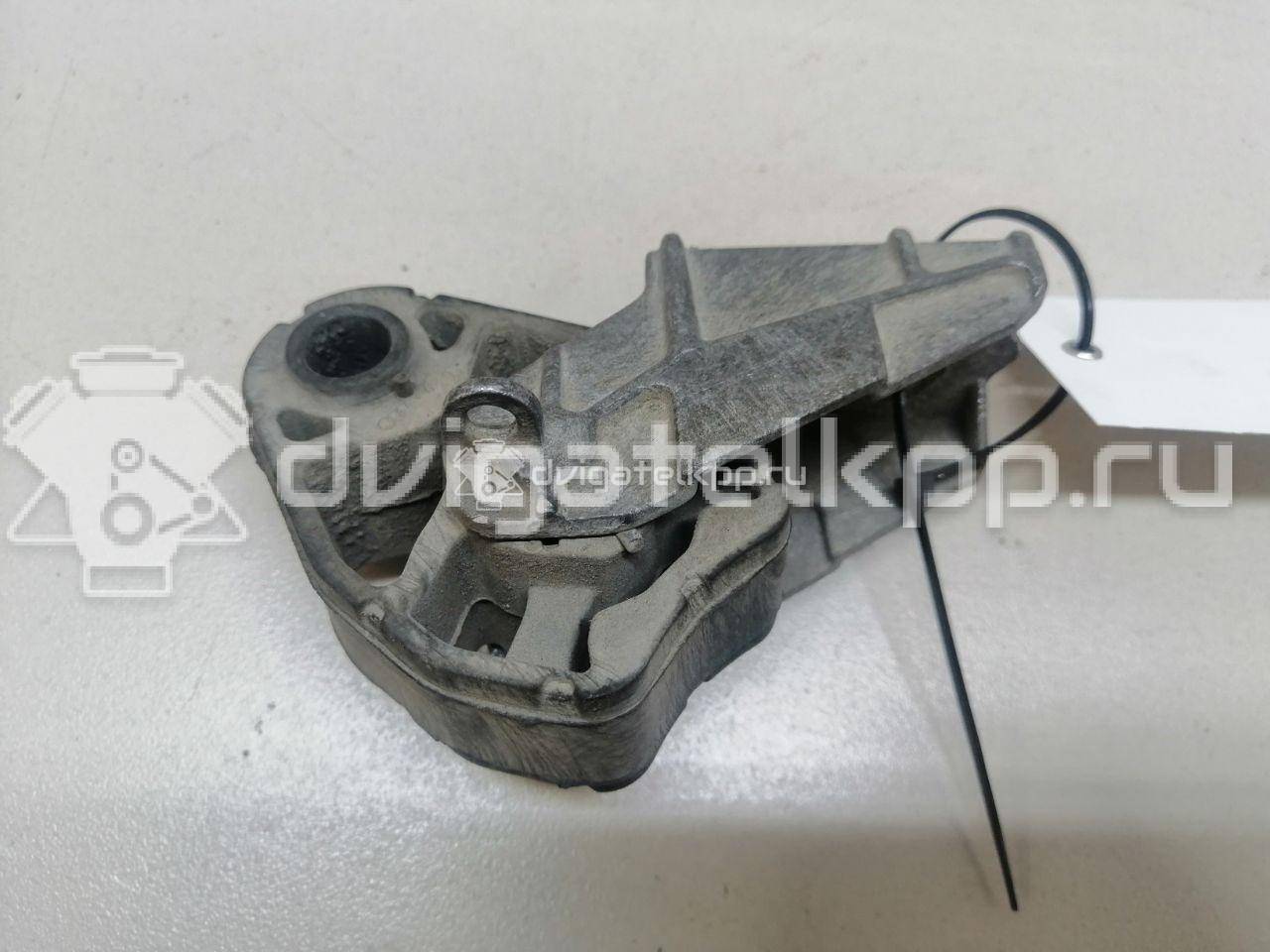 Фото Кронштейн глушителя  8K0253144M для Audi A4 / A6 / A5 / A8 / A7 Sportback 4Ga, 4Gf {forloop.counter}}