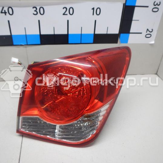 Фото Фонарь задний наружный правый  95039731 для Chevrolet Cruze