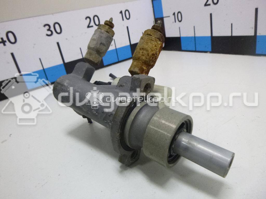 Фото Цилиндр тормозной главный  YS4Z2004AA для ford america Focus USA {forloop.counter}}