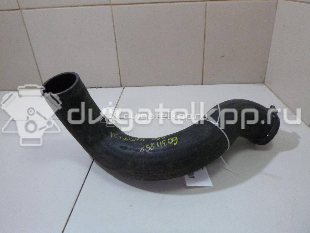 Фото Патрубок интеркулера для двигателя B 5254 T6 для Volvo (Changan) S80L 200-220 л.с 20V 2.5 л бензин 30636787 {forloop.counter}}
