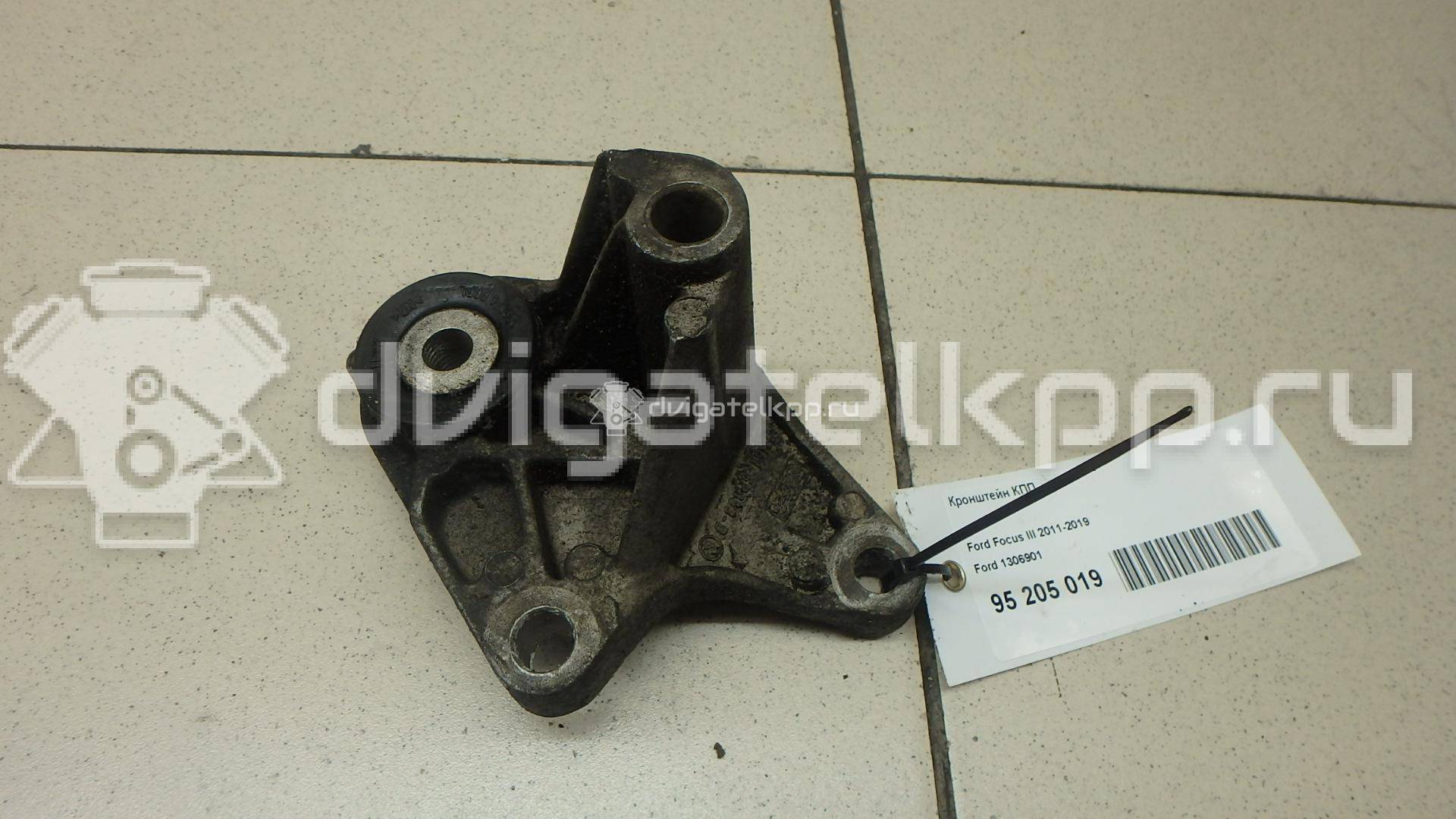 Фото Кронштейн КПП  1306901 для Ford Focus / C-Max / Grand {forloop.counter}}