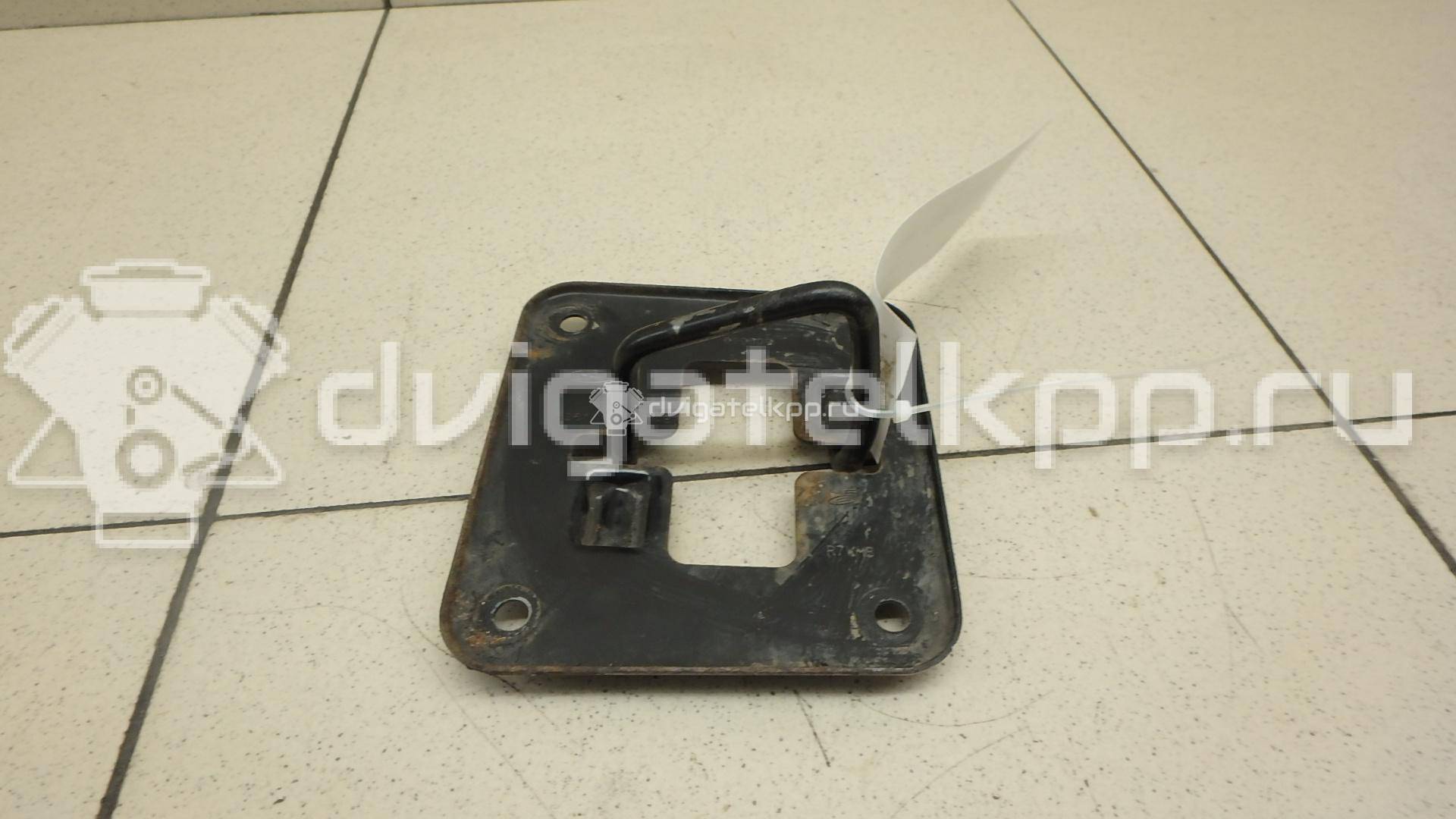 Фото Замок капота  1343612 для Ford Fiesta {forloop.counter}}