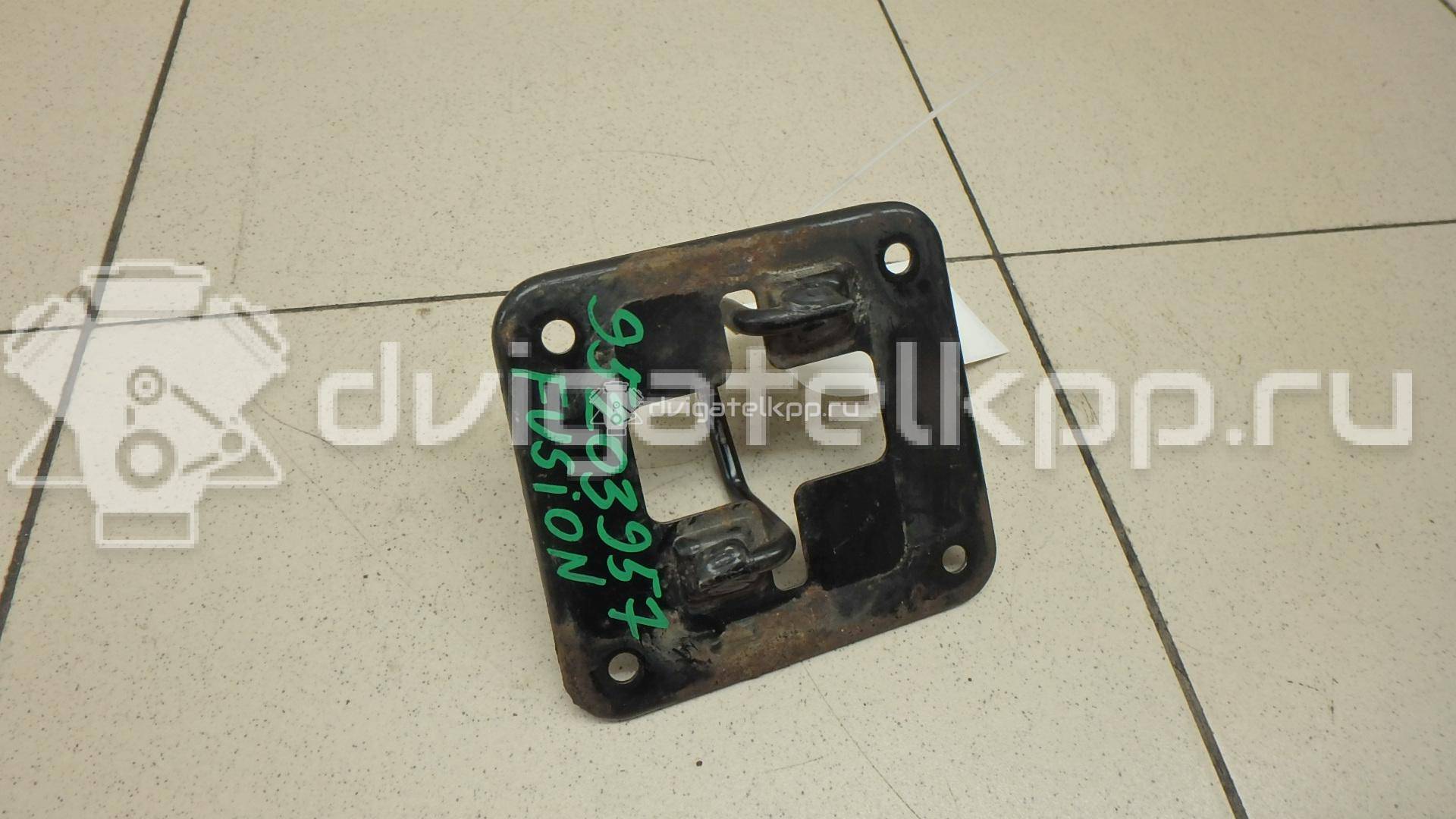 Фото Замок капота  1343612 для Ford Fiesta {forloop.counter}}