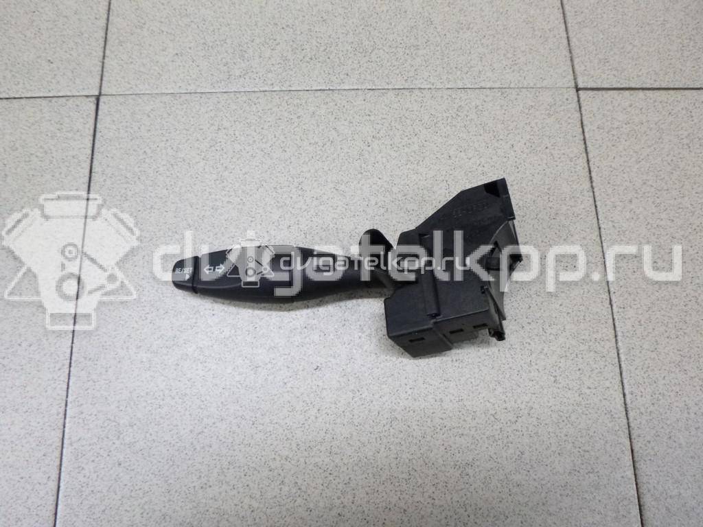 Фото Переключатель поворотов подрулевой  1379849 для Ford Fiesta {forloop.counter}}