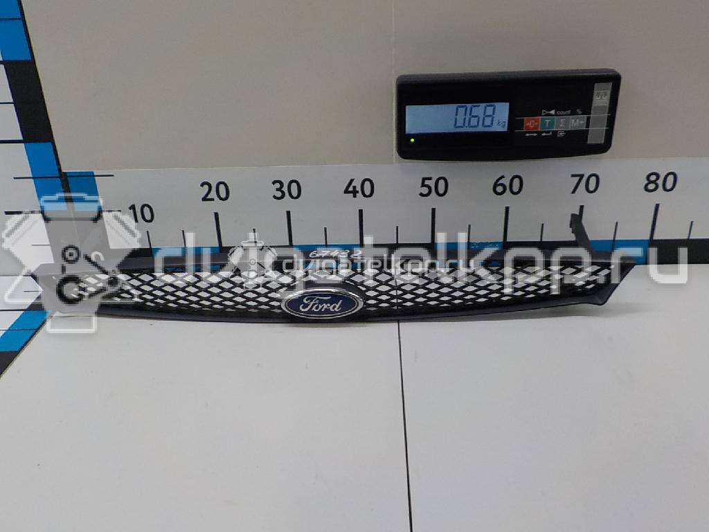 Фото Решетка радиатора  1132681 для Ford Focus {forloop.counter}}