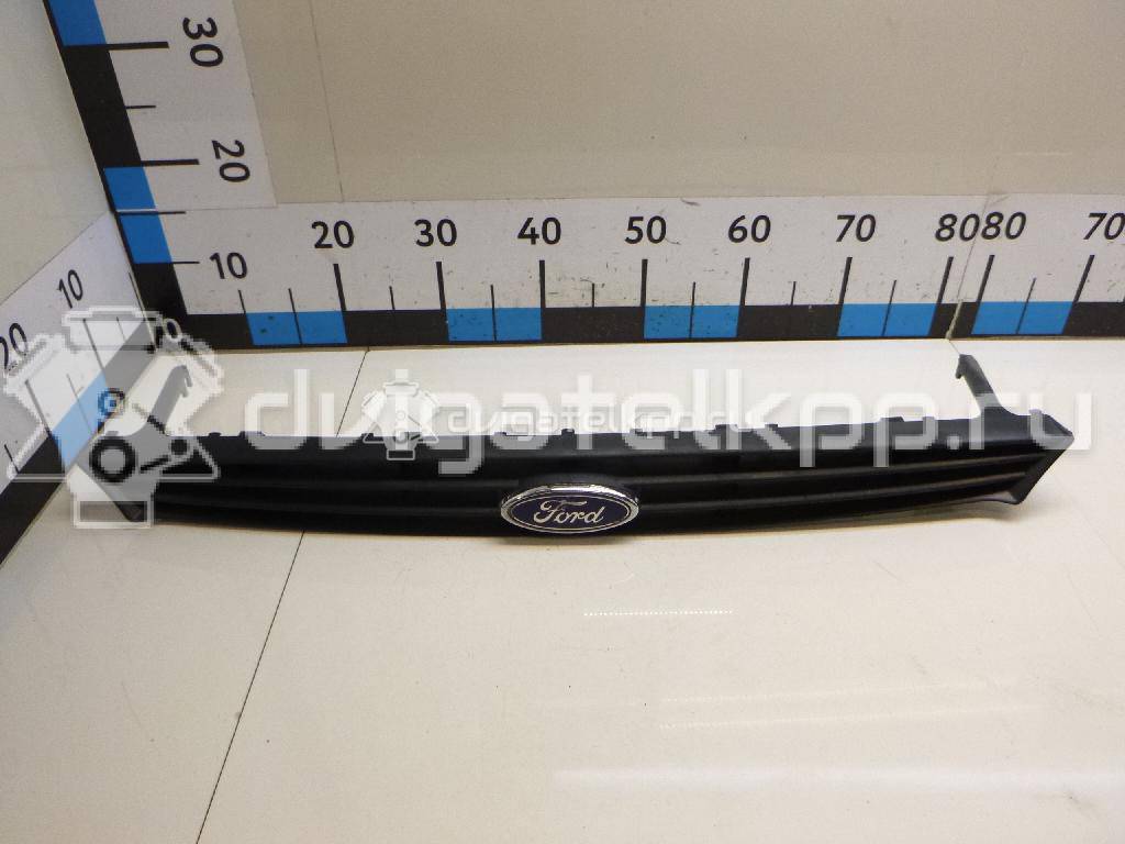 Фото Решетка радиатора  1132680 для Ford Focus {forloop.counter}}
