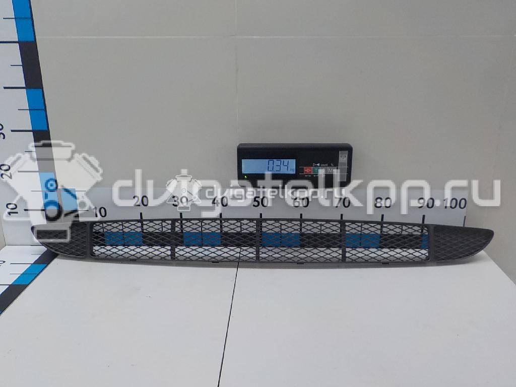 Фото Решетка в бампер центральная  1087336 для Ford Focus {forloop.counter}}