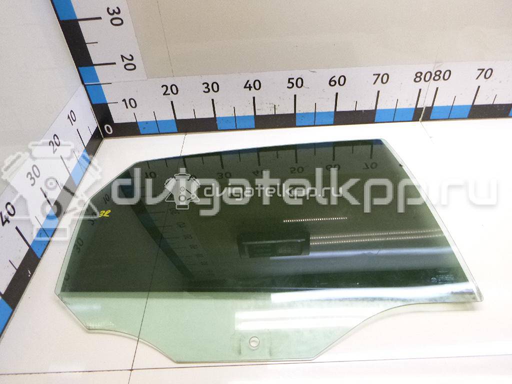 Фото Стекло двери задней правой  1093031 для Ford Focus {forloop.counter}}