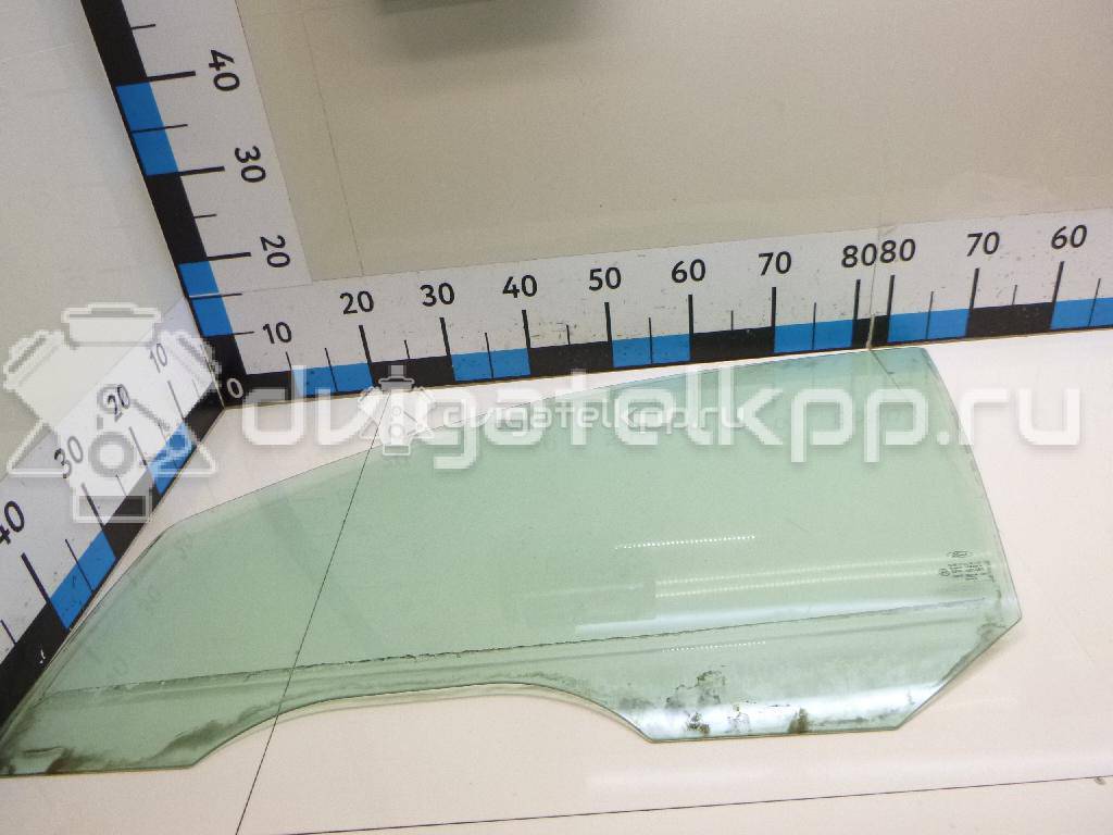 Фото Стекло двери передней левой  1088905 для Ford Focus {forloop.counter}}