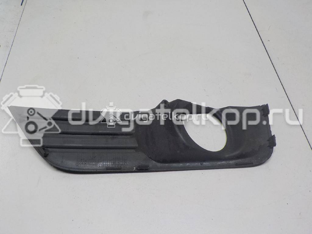 Фото Решетка в бампер правая  4M5119952AE для Ford Focus {forloop.counter}}