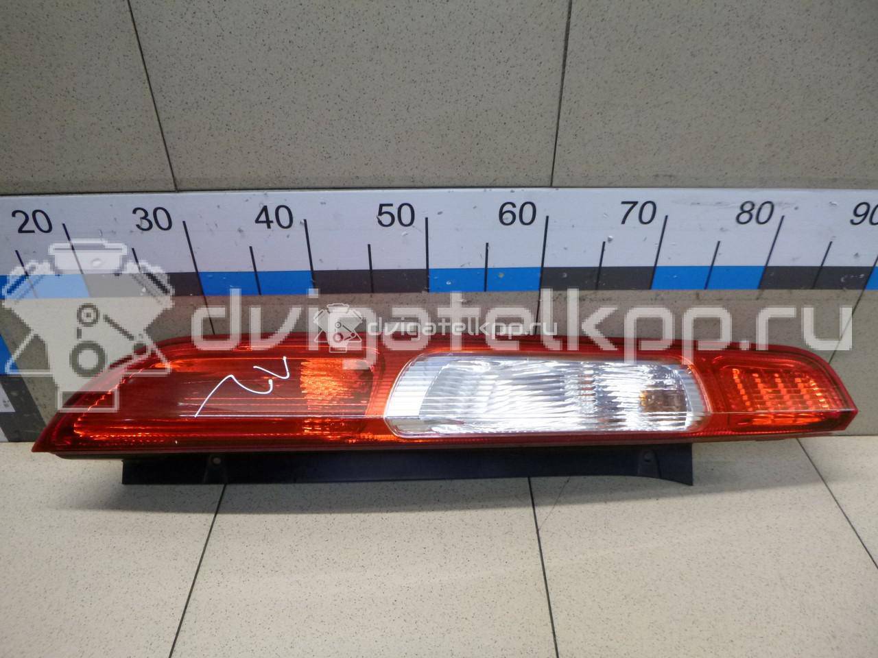 Фото Фонарь задний левый  1420451 для Ford Focus {forloop.counter}}