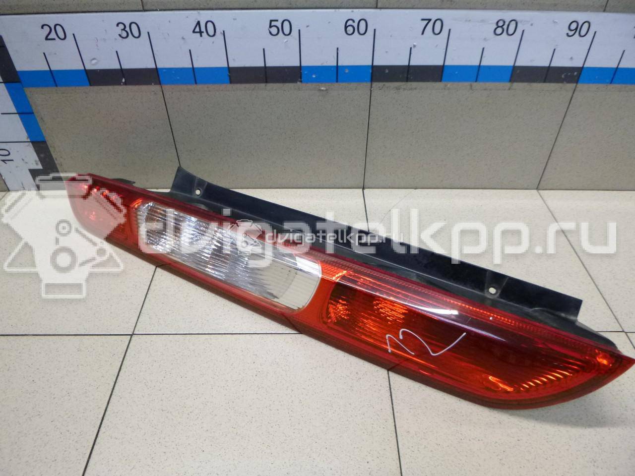 Фото Фонарь задний левый  1420451 для Ford Focus {forloop.counter}}