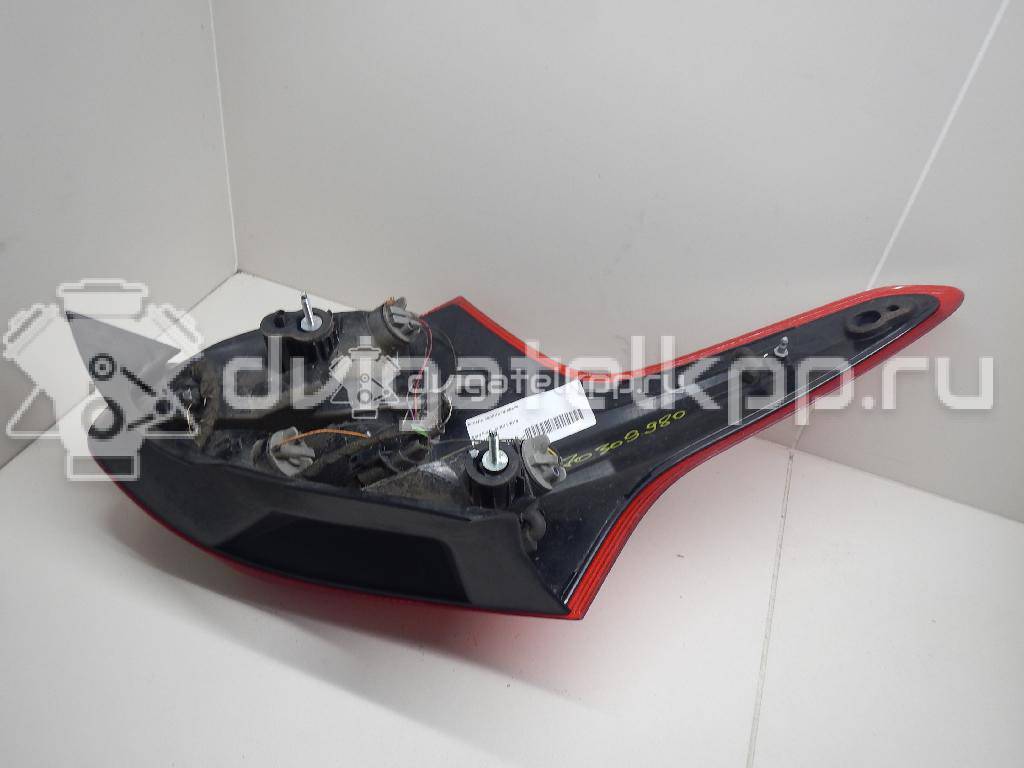 Фото Фонарь задний правый  1825318 для Ford Focus {forloop.counter}}