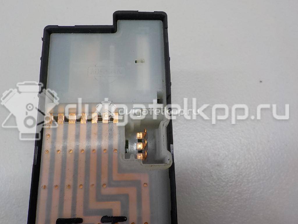 Фото Блок управления стеклоподъемниками  25401EQ305 для nissan X-Trail (T30) {forloop.counter}}