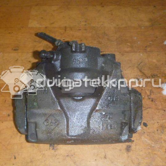 Фото Суппорт тормозной передний правый  410018218R для Renault Megane / Scénic / Grand / Captur J5 / Fluence L30