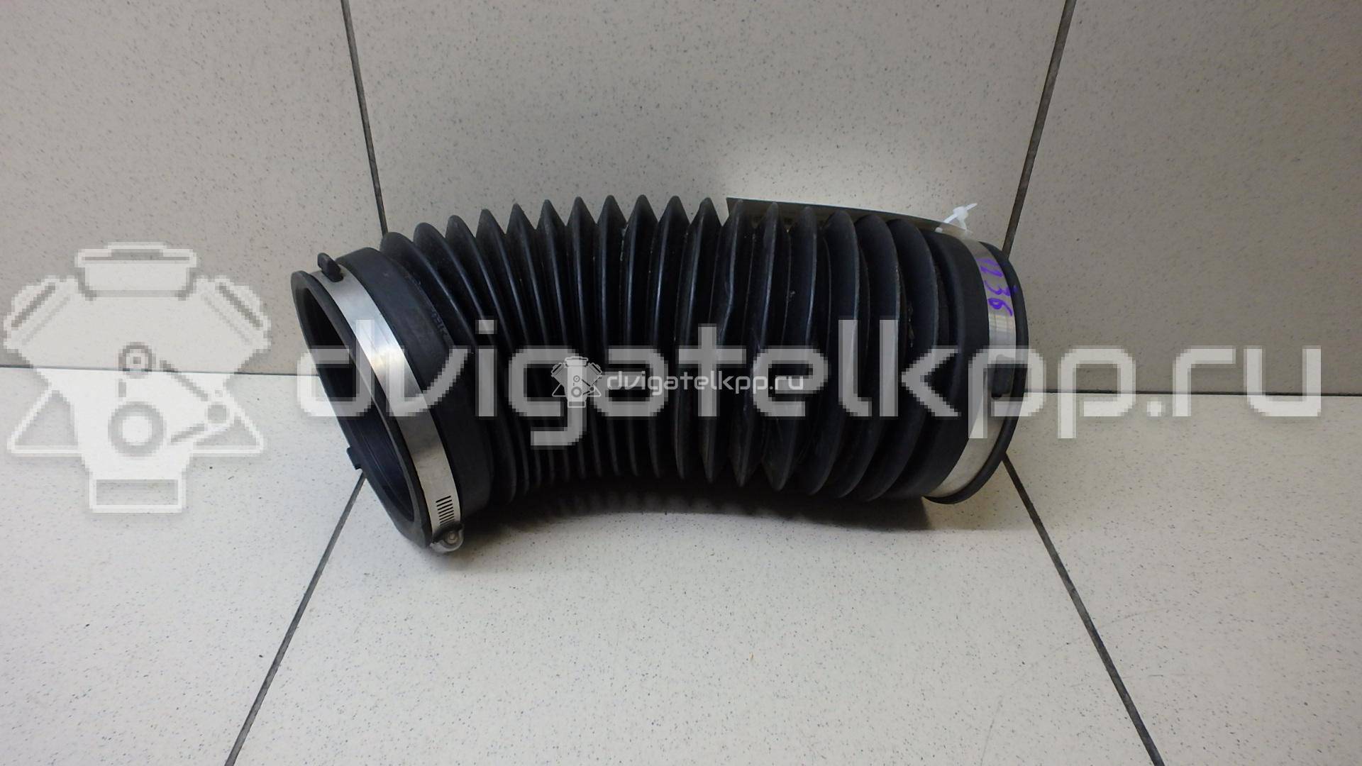 Фото Гофра воздуховода для двигателя ERB для Chrysler / Jeep / Dodge / Ram 280-309 л.с 24V 3.6 л Бензин/спирт 4861732AB {forloop.counter}}