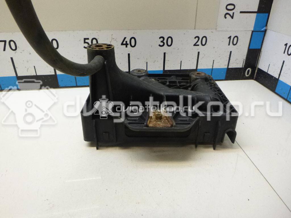 Фото Крепление АКБ (корпус/подставка)  6Q0915331 для skoda Fabia {forloop.counter}}