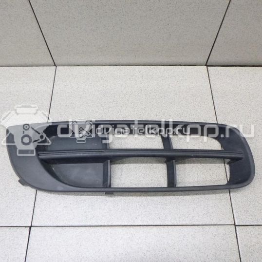 Фото Решетка в бампер правая  5J08073689B9 для Skoda Roomster 5J / Fabia