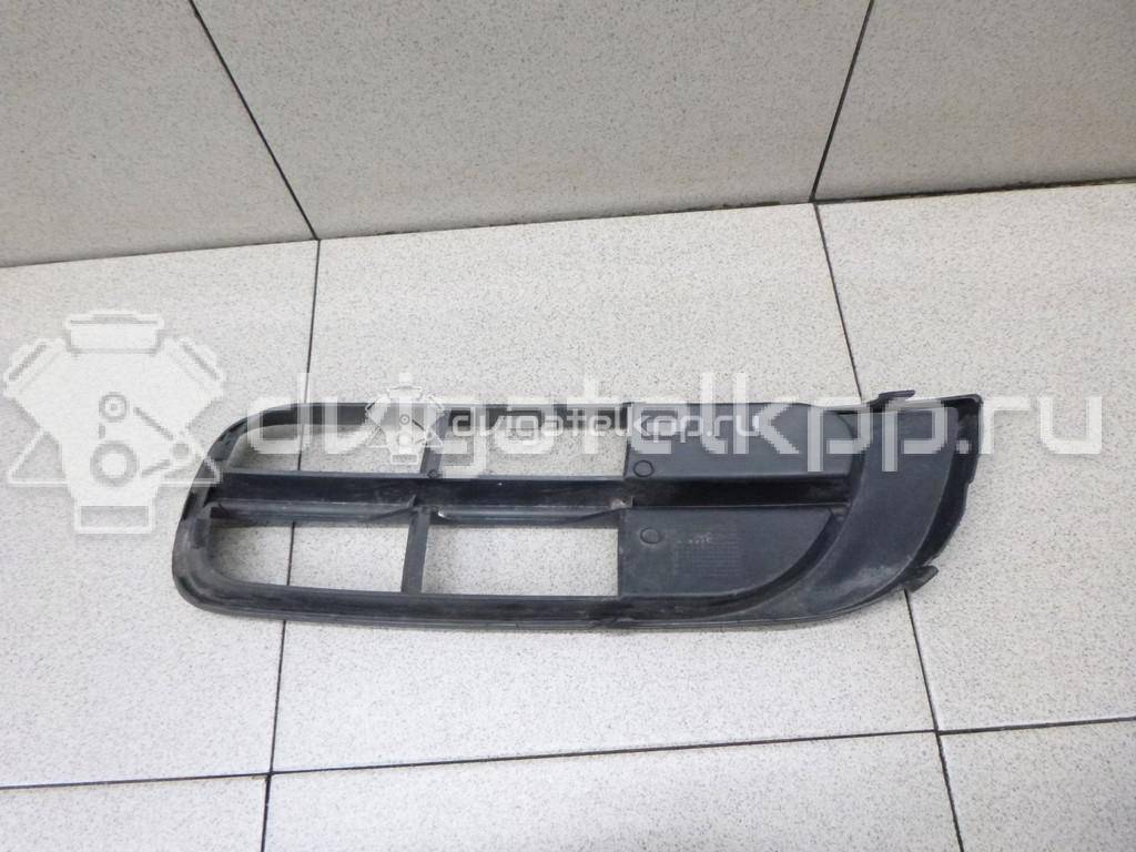 Фото Решетка в бампер правая  5J08073689B9 для Skoda Roomster 5J / Fabia {forloop.counter}}
