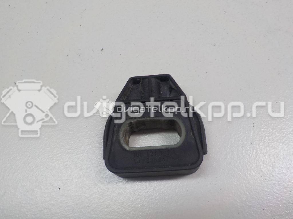 Фото Кронштейн радиатора  1J0806157A для skoda Octavia (A4 1U-) {forloop.counter}}