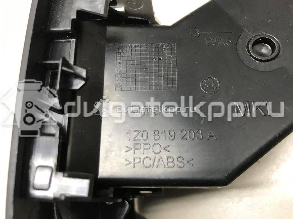 Фото Дефлектор воздушный  1Z08192039B9 для skoda Octavia (A5 1Z-) {forloop.counter}}