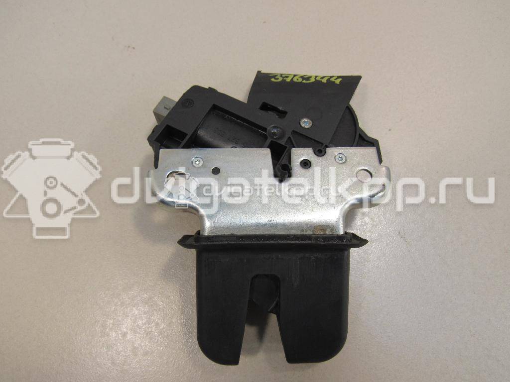 Фото Замок багажника  4F5827505D для Volkswagen Passat / Cc / Eos 1F7, 1F8 / Jetta {forloop.counter}}