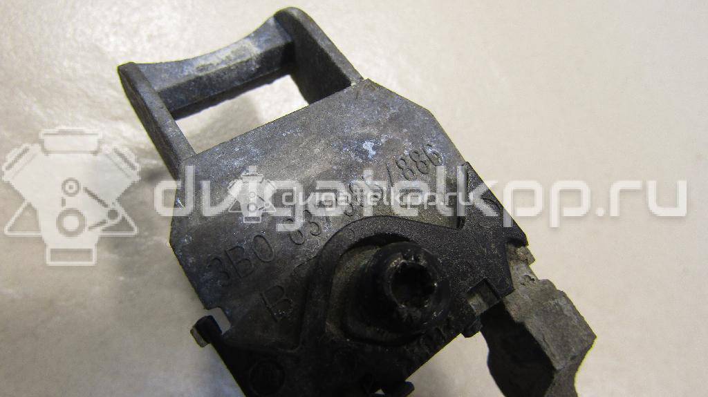 Фото Кронштейн ручки  3B0837886D для vw Golf IV/Bora {forloop.counter}}